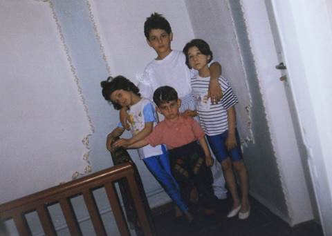 Macintosh HD:private:var:folders:3x:9pdhv3bs3kg4rwlr5cy39yhm0000gn:T:TemporaryItems:dzhokhar-shown-here-with-his-siblings-was-born-in-kyrgyzstan-the-family-later-moved-to-russia-and-then-to-the-united-states.jpg